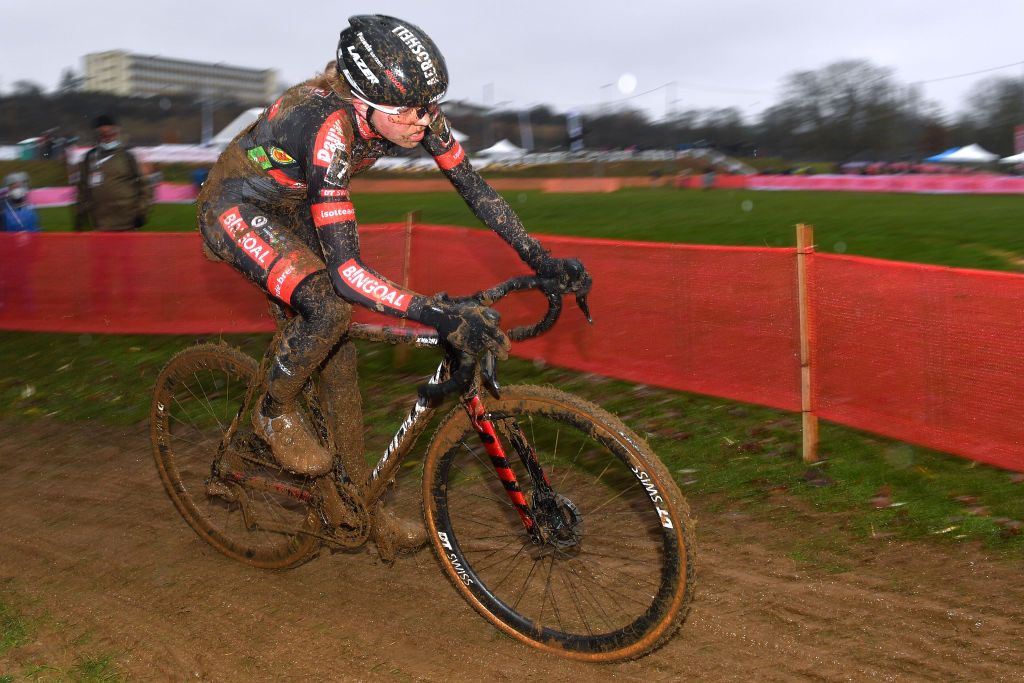 BESANCON FRANCE NOVEMBER 28 Fem Van Empel of The Netherlands and Team Pauwels Sauzen Bingoal competes during the 6th Besanon UCI CycloCross Worldcup 2021 Womens Elite CXWorldCup UCIcyclocrossWC on November 28 2021 in Besancon France Photo by Luc ClaessenGetty Images