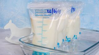 How to store breastmilk illustrated by bags of milk