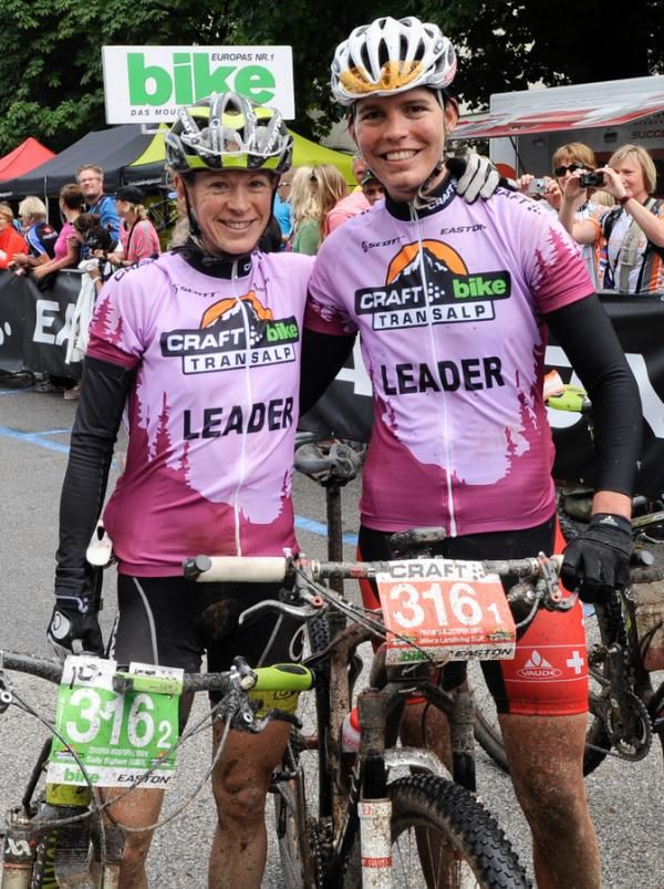 Women's winners Sally Bigham and Milena Landtwing (Centurion-Vaude-Topeak Ergon)