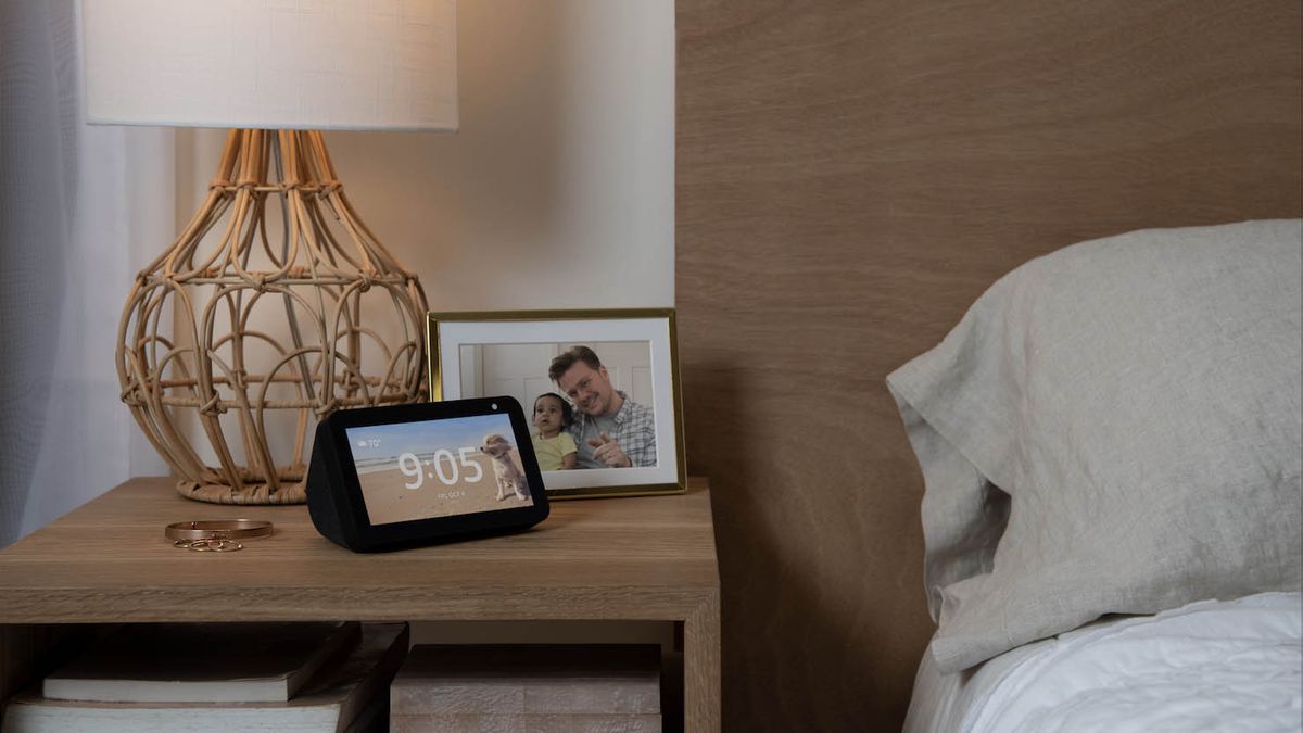 Echo Show 5 Heats Up the Battle for the Nightstand. Will the New Smart  Display Replace Echo Spot? 