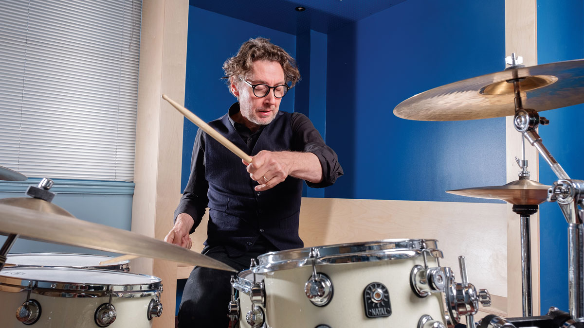 Does punk rock drumming exist?