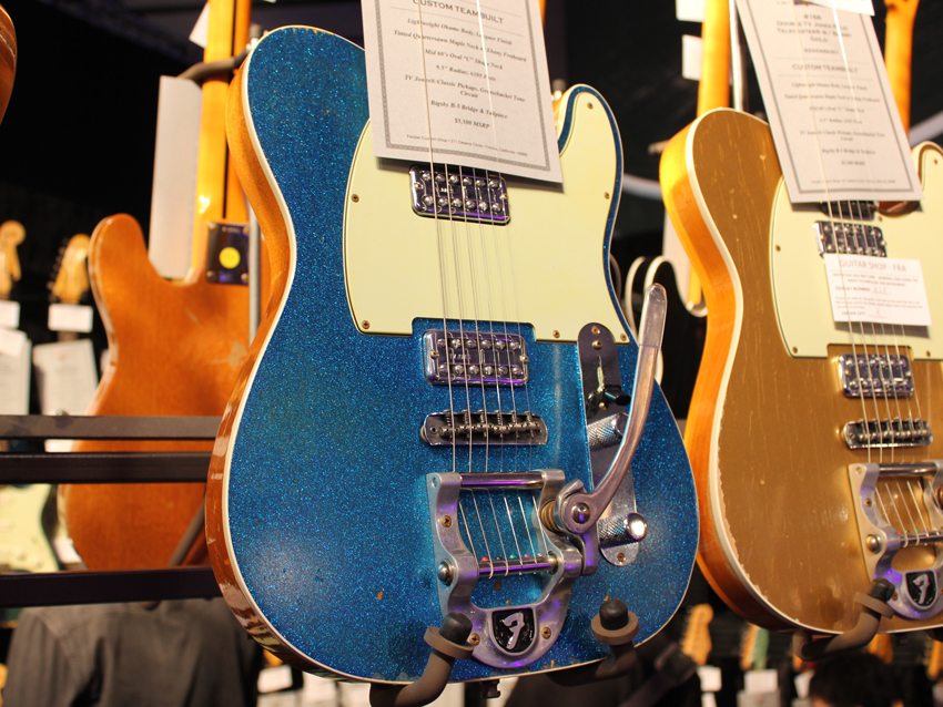 Fender Double TV Jones Relic Telecaster in Blue Sparkle