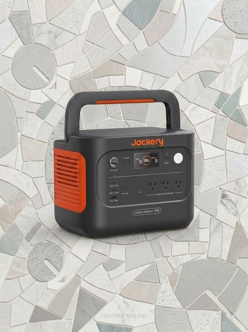Explorer 1000 v2 portable power station