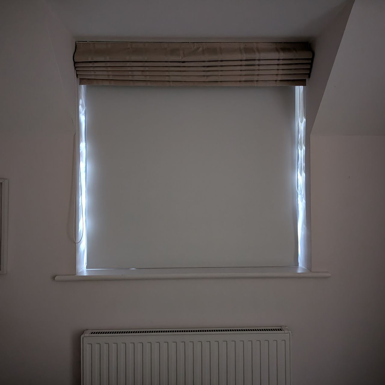 Tommee Tippee blackout blind being tested