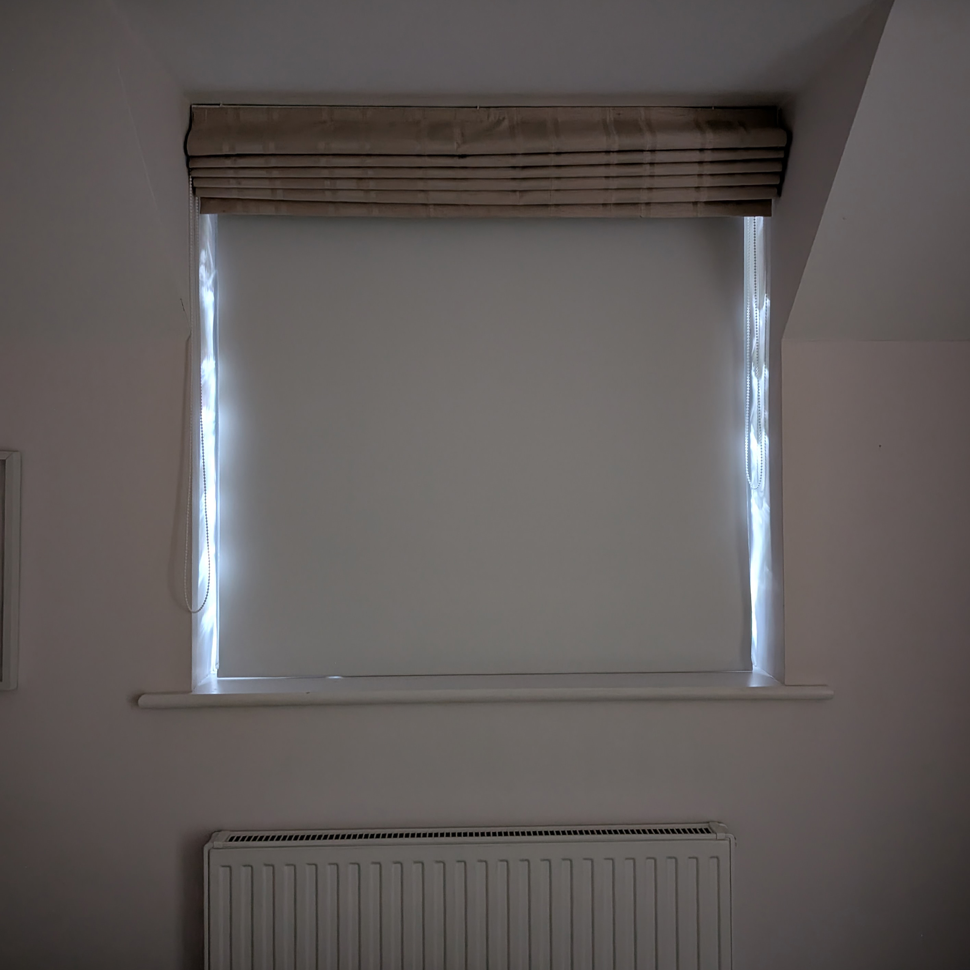 Tommee Tippee blackout blind being tested