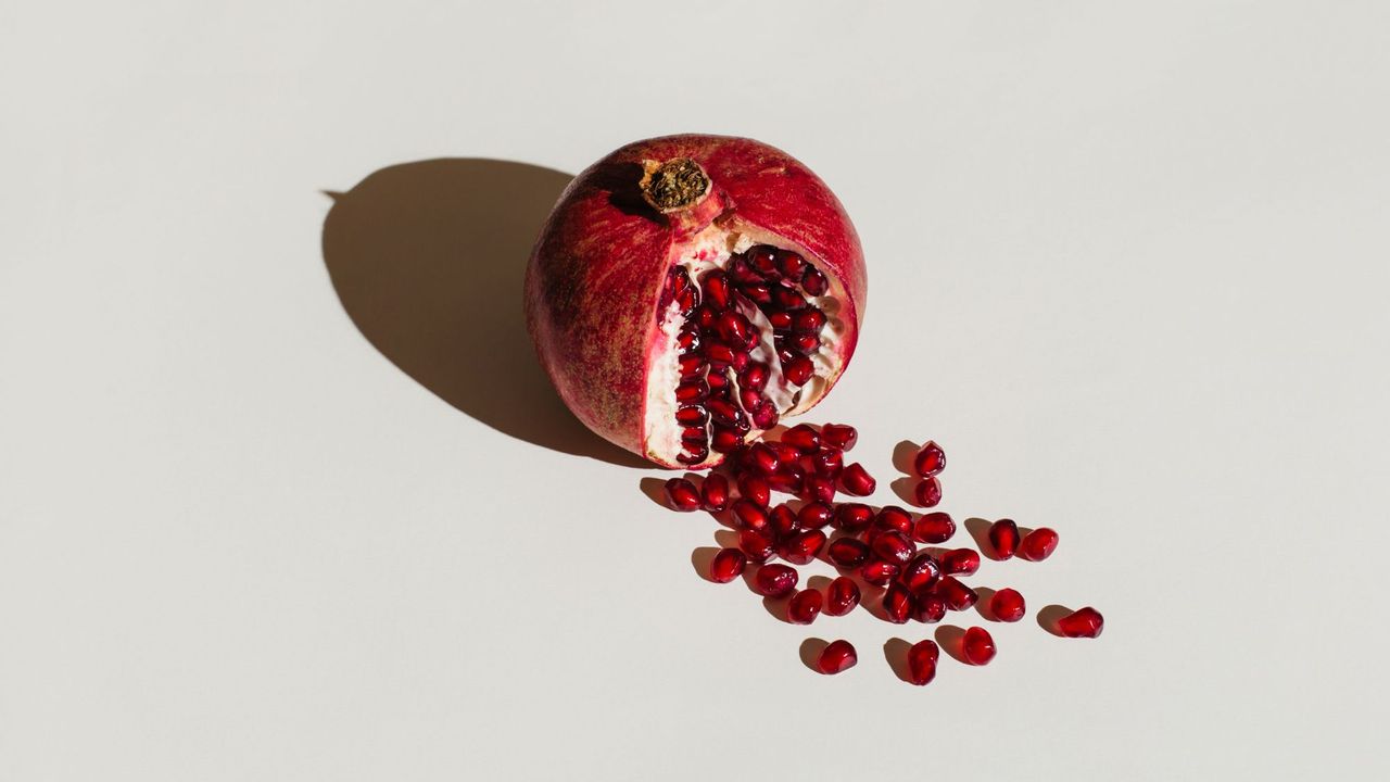 Sex with best friend: A pomegranate