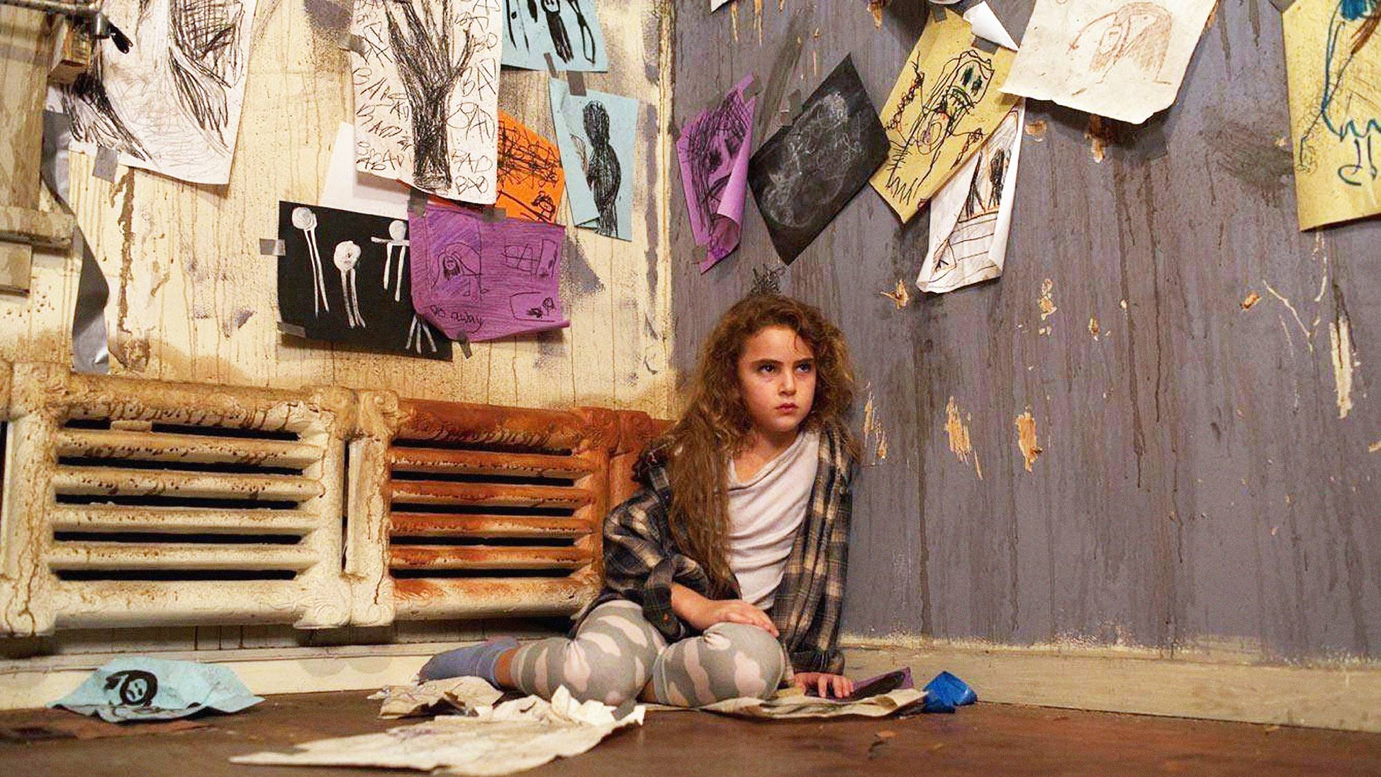 Lexy Kolker as Chloe in "Freaks" (2018)