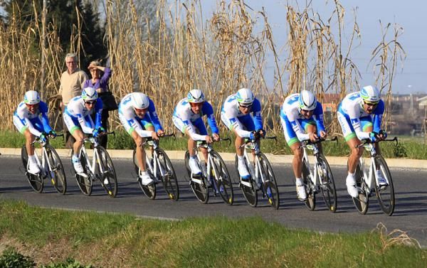 Team NetApp in team time trial formation