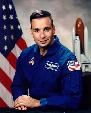 Astronaut Biography: Lee Archambault