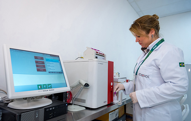 Aline Baumann da Rocha Gizzi, who was responsible for the clinical pathology laboratory