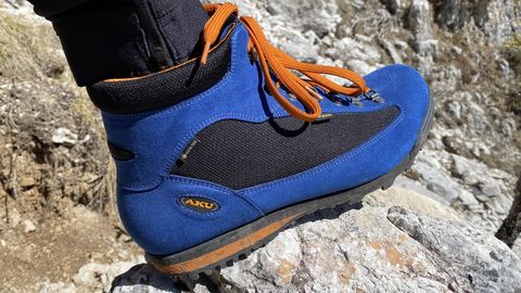 Aku Slope V-Light GTX review: close up of boots