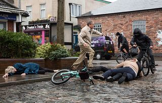 Audrey Roberts is attacked and mugged in Coronation Street!