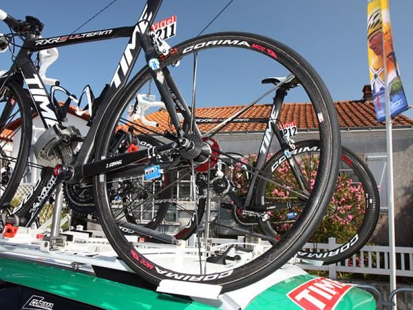 Saur-Sojasun uses Corima's shallow-depth carbon tubular wheels for climbing stages or windier days.