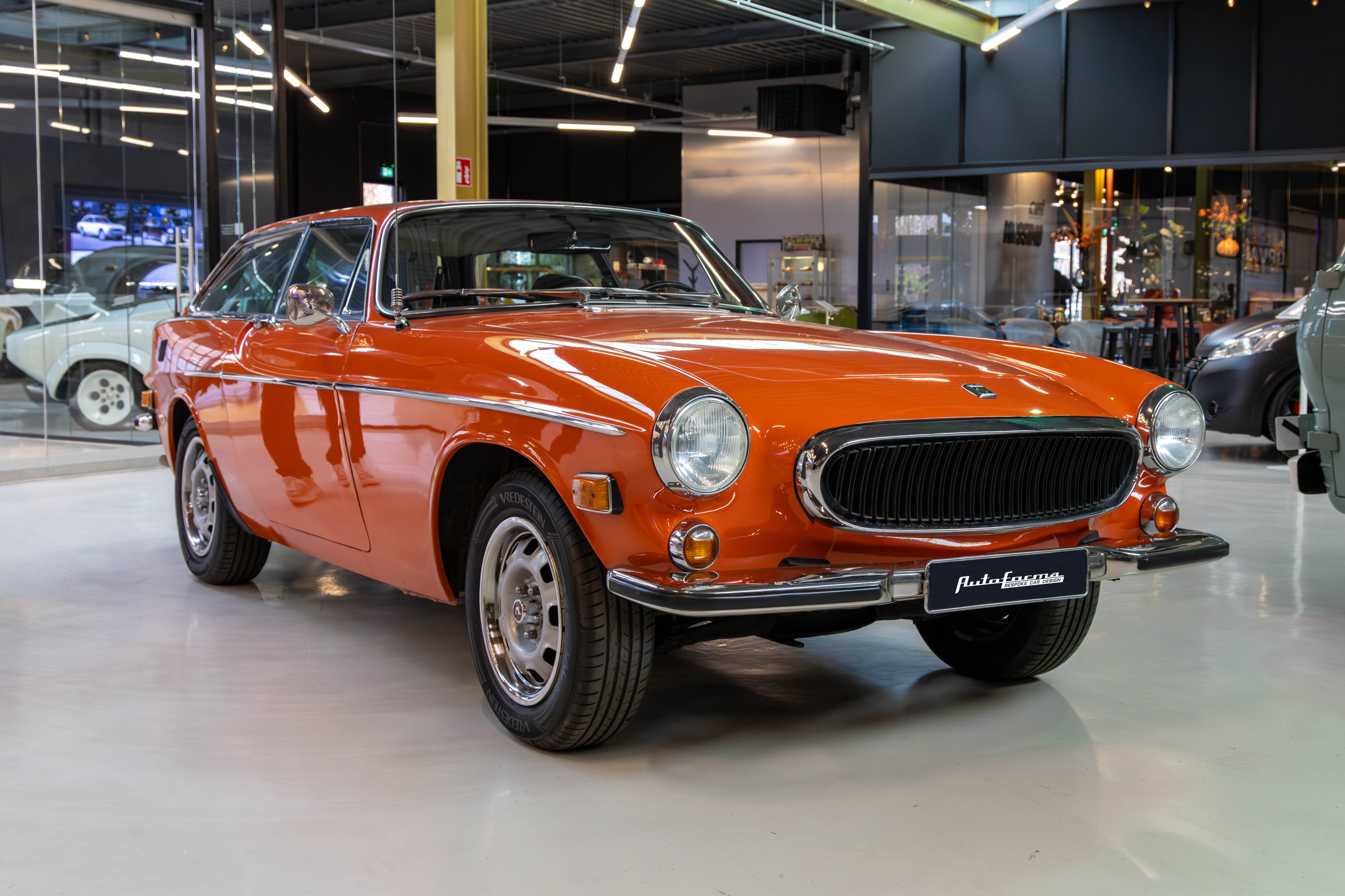 The original Volvo P1800ES