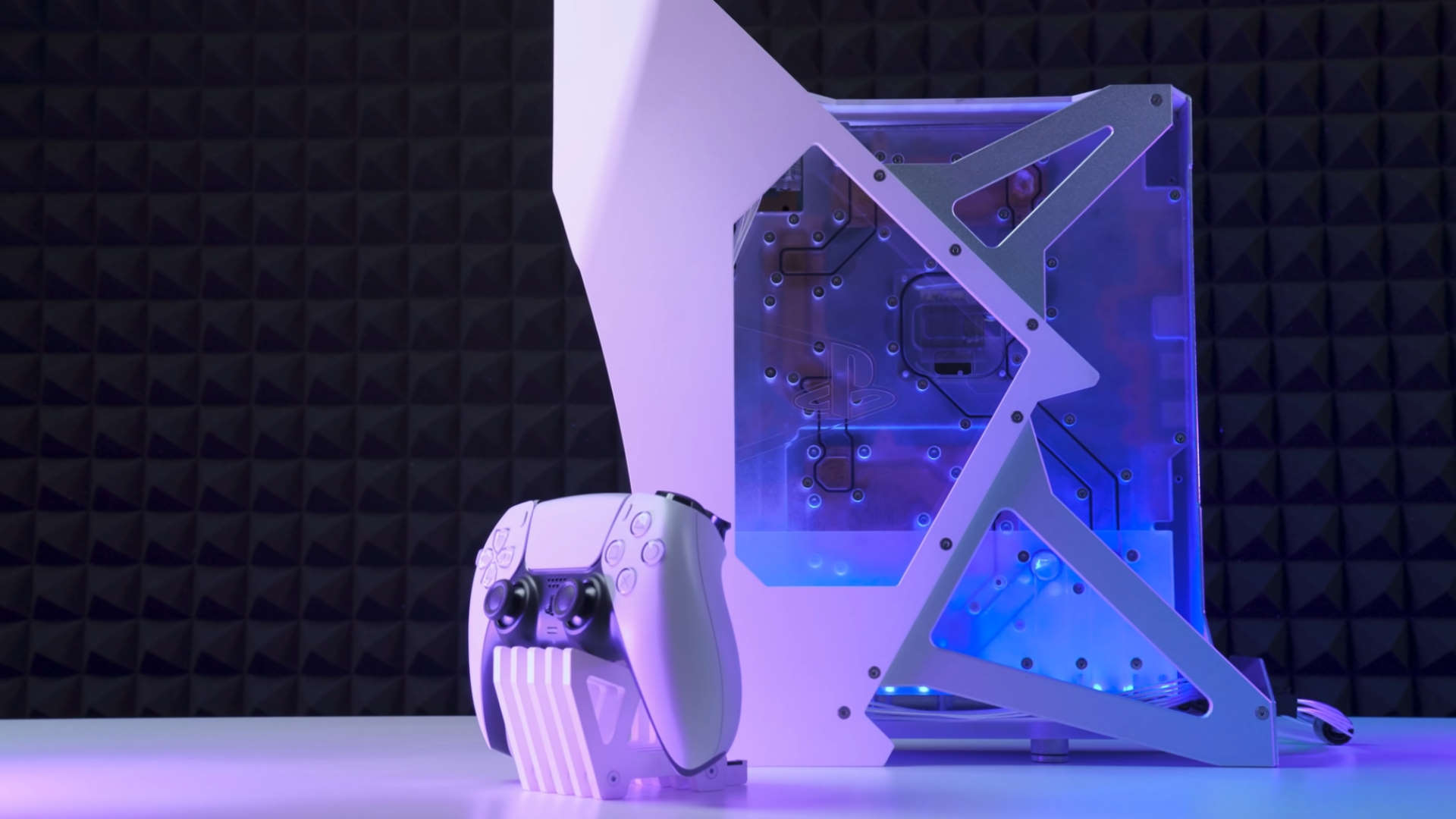 Modding Cafe's liquid cooled Playstation 5 console
