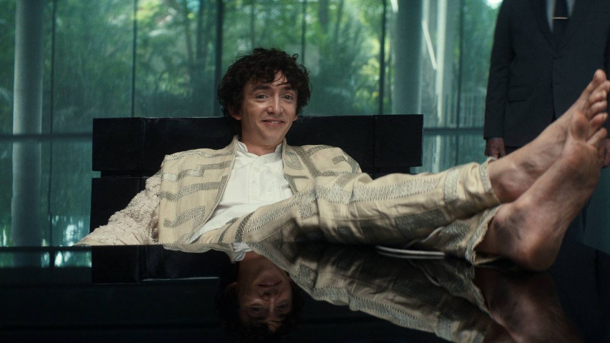 Samuel Blenkin as Boy Kavalier in "Alien: Earth"