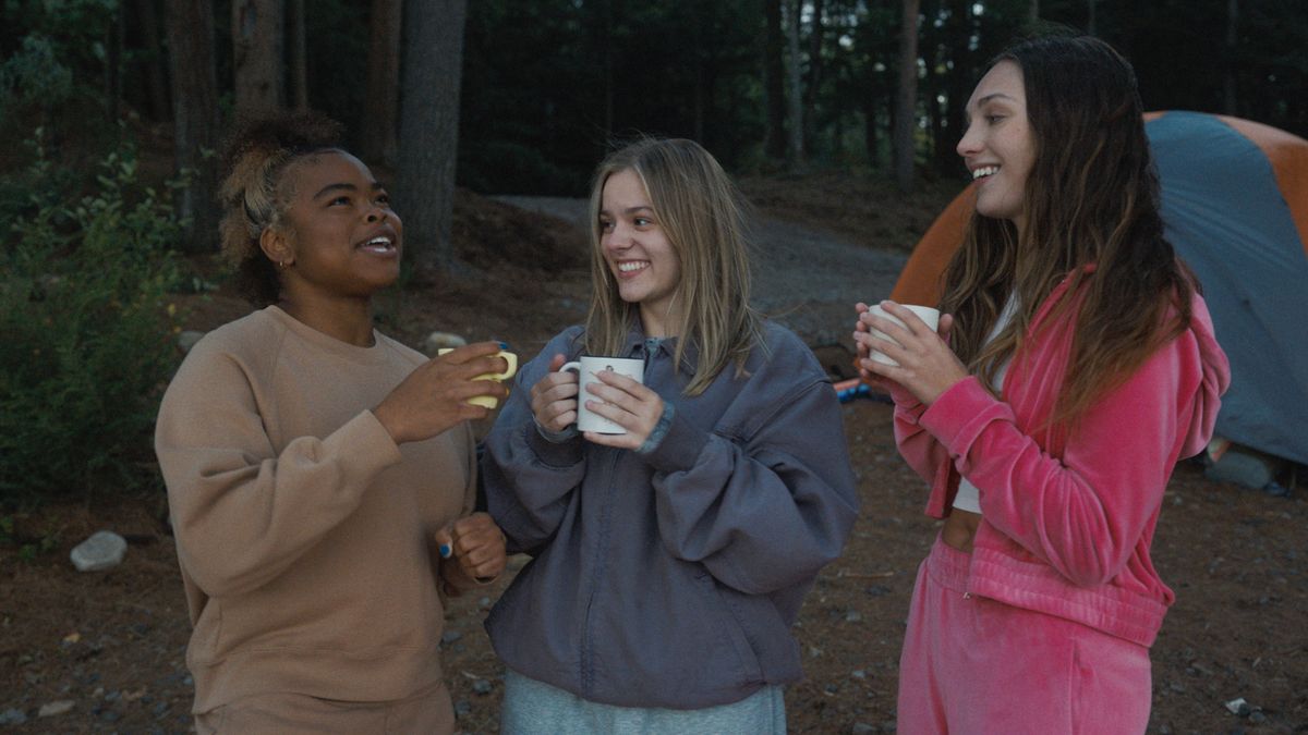 Kerrice Brooks, Maisy Stella and Maddie Ziegler in My Old Ass