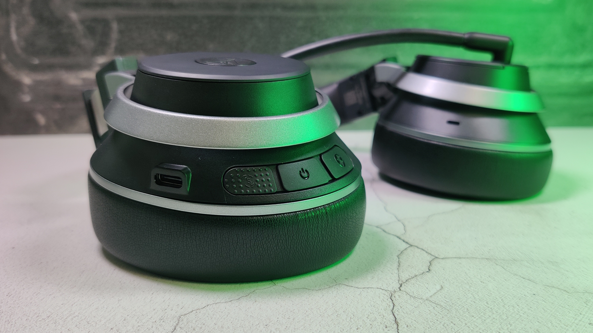 The turtle beach stealth pro buttons
