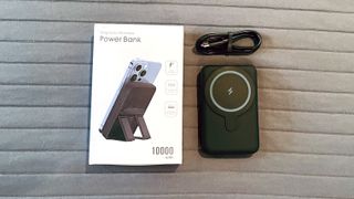 SWIO Magnetic Portable Charger
