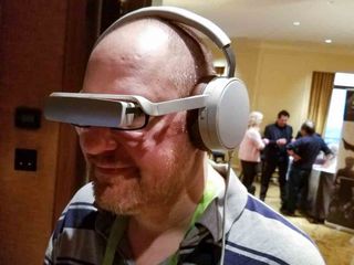 Personal Video Headset Lets You Keep Peripheral Vision