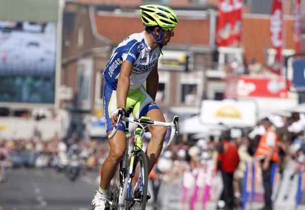 Vincenzo Nibali (Liquigas-Cannondale) looks back to see where the others are