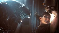 Cailee Spaeny in Alien: Romulus trailer with Xenomorph (2024)