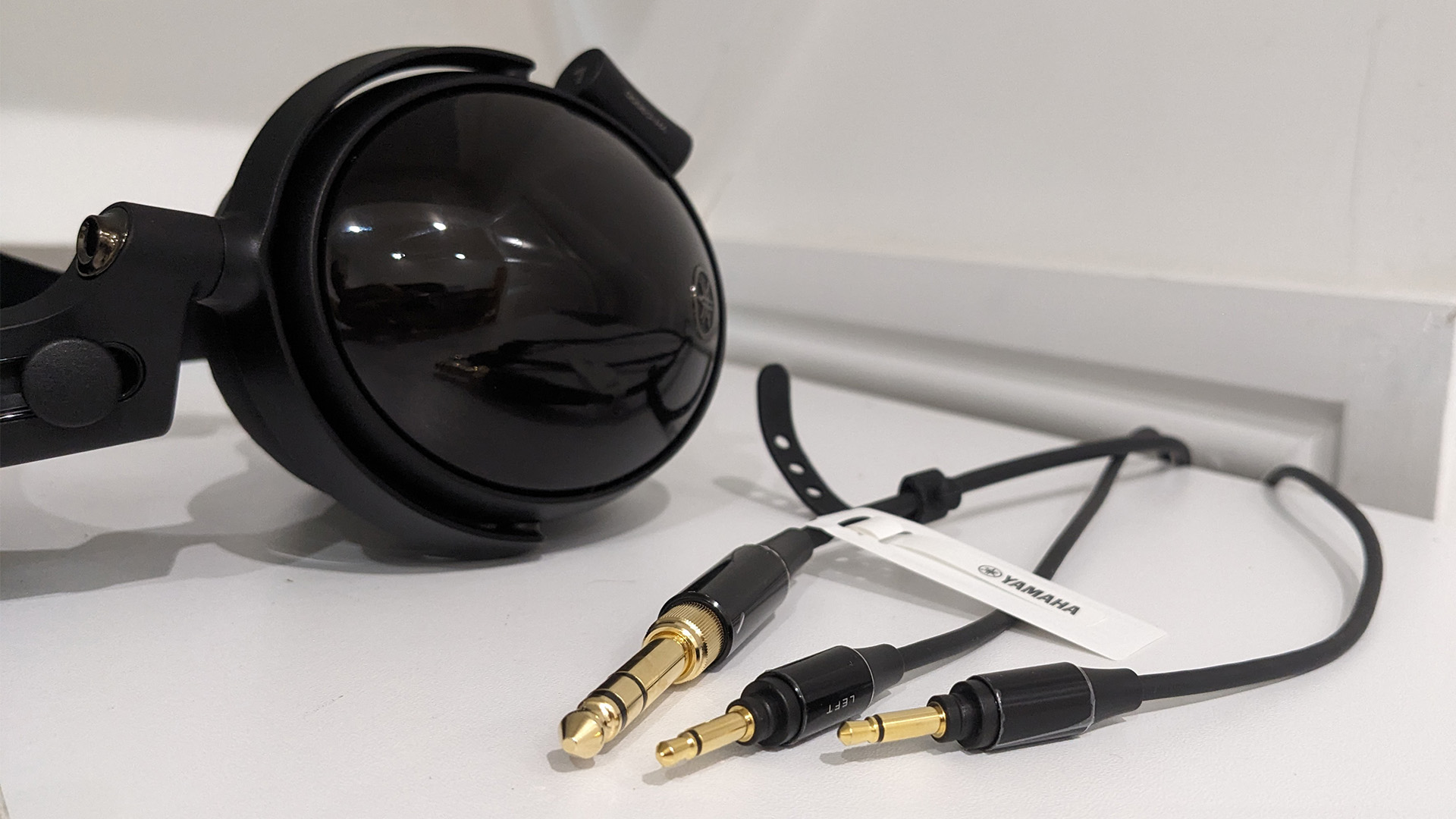 Yamaha YH-C3000 over-ear headphones and cables