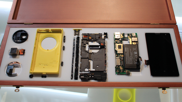 Nokia Lumia 1020 insides