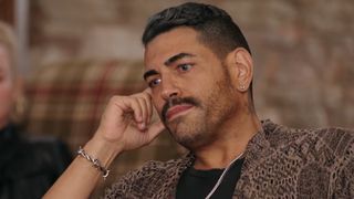 Sarper reflects on his body count while in therapy.