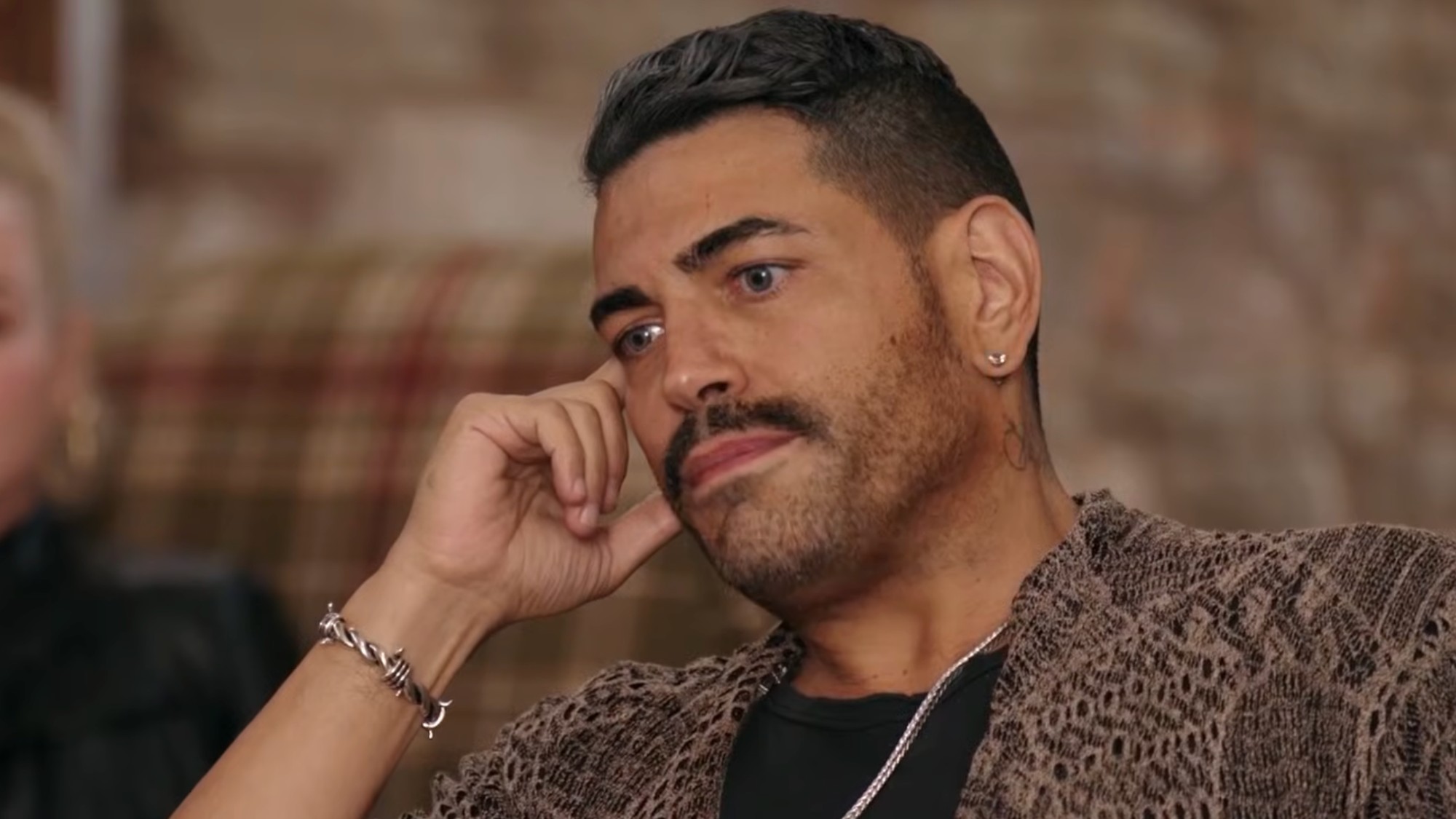 Sarper reflects on his body count while in therapy.