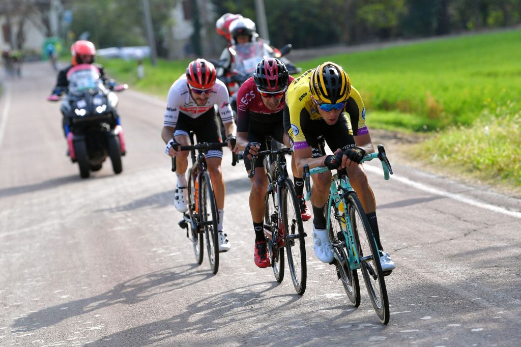 George Bennett (Jumbo-Visma) in a break attempt late on