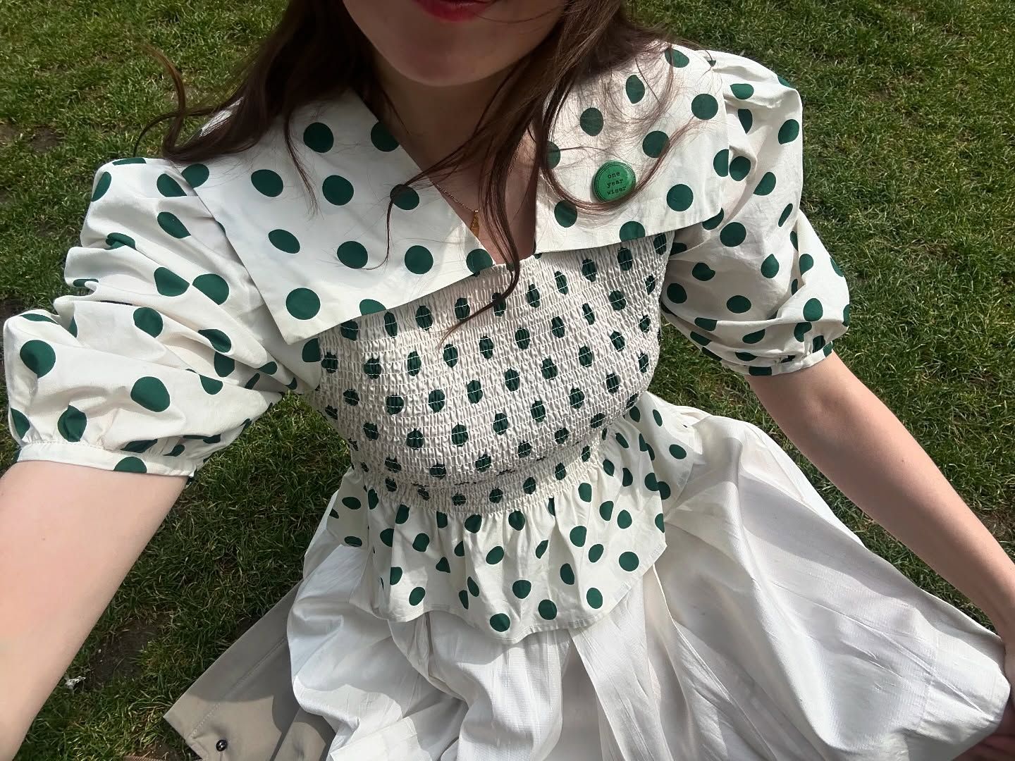 Influencer wears the Shrimps blouse.