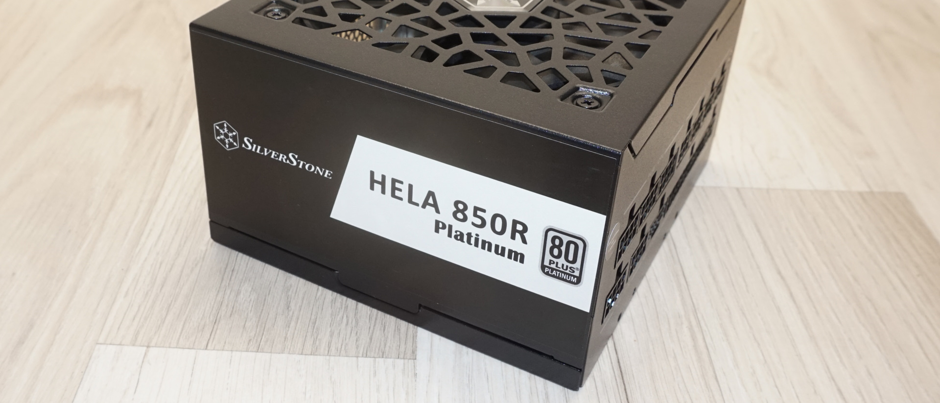 SilverStone Hela 850R Platinum PSU