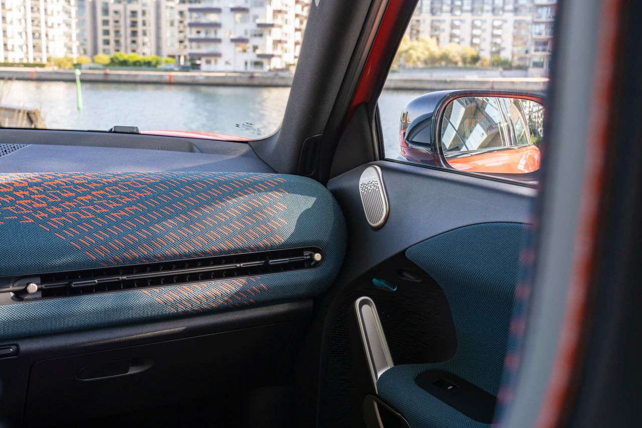 The all-electric Mini Aceman desperately wants you to have a good time ...