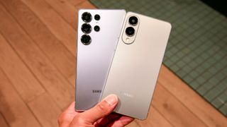 Galaxy S25 Edge vs Galaxy S25 Ultra.