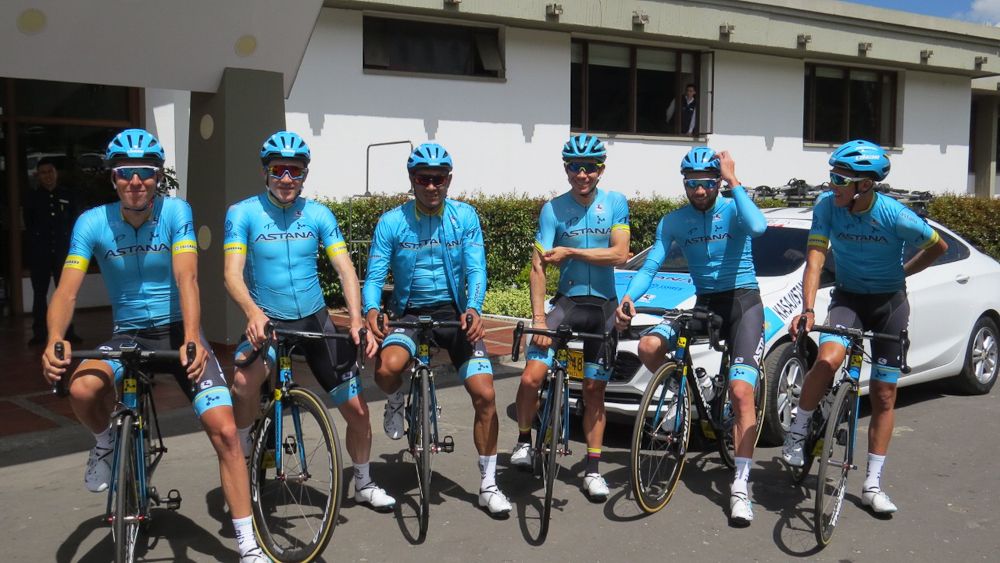 Jan Hirt, Nikita Stalnov, Davide Villella, Hernando Boh&oacute;rquez, Rodrigo Contreras and Miguel &Aacute;ngel L&oacute;pez get ready to train in Boyac&aacute;