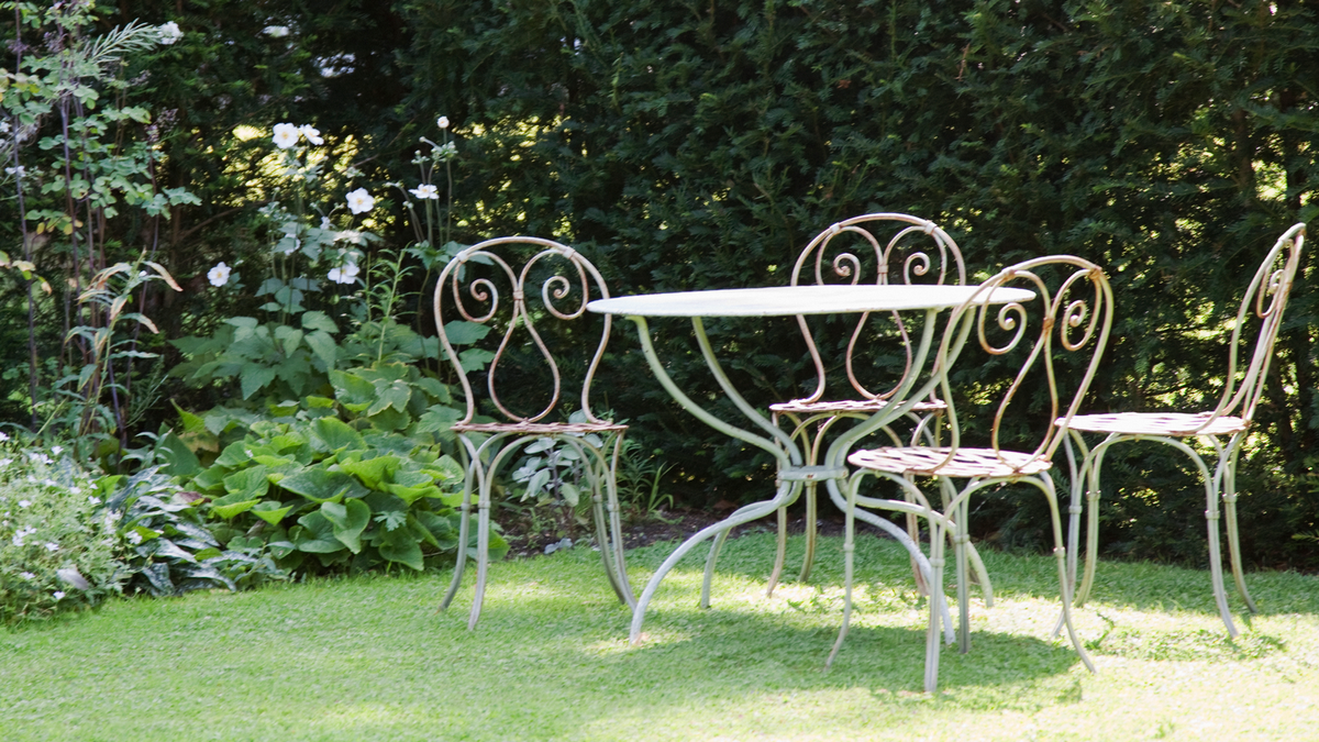 This hack to clean rusty garden furniture uses an unconventional ...