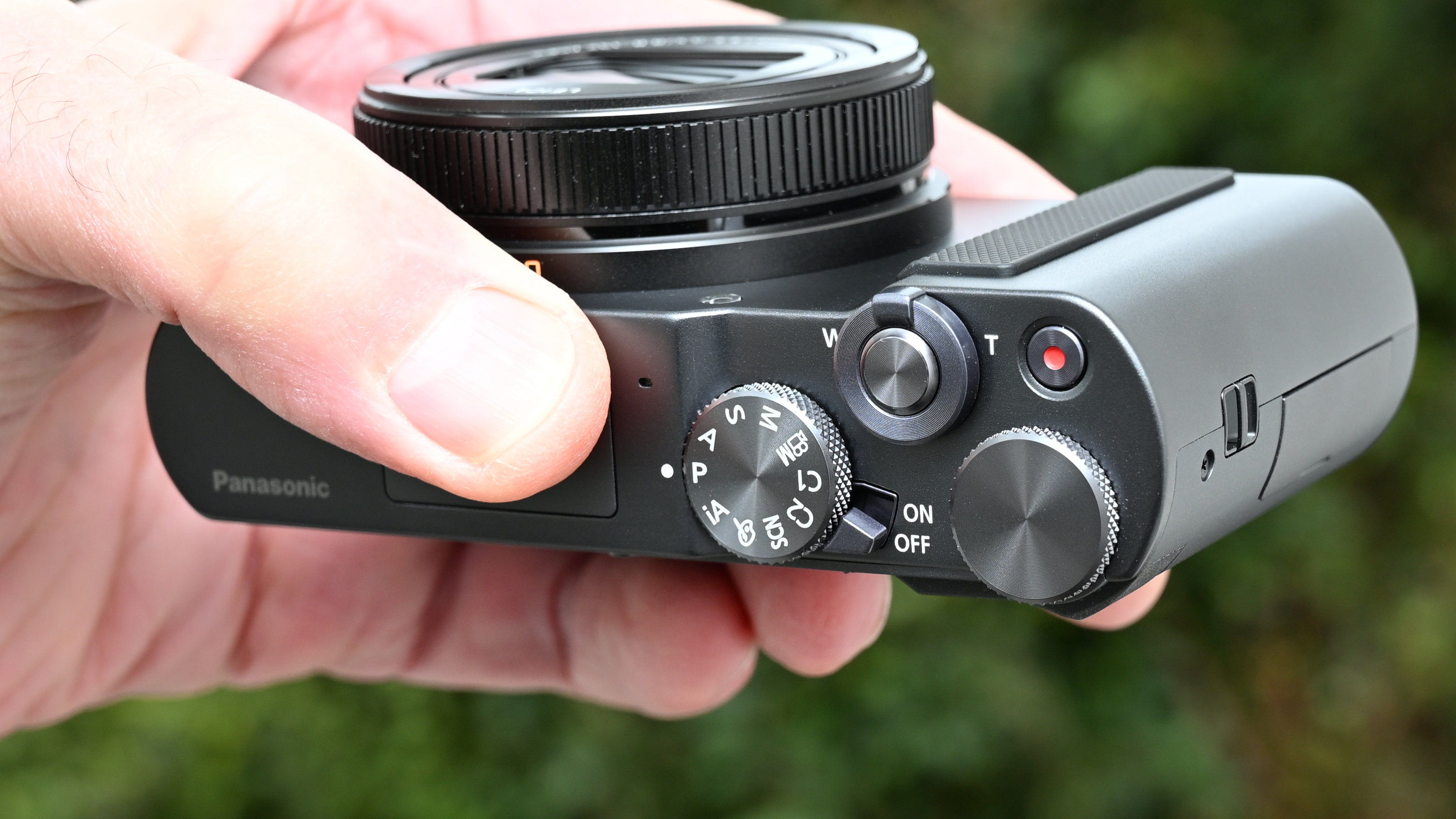 Panasonic Lumix ZS300 / TZ300 product shot