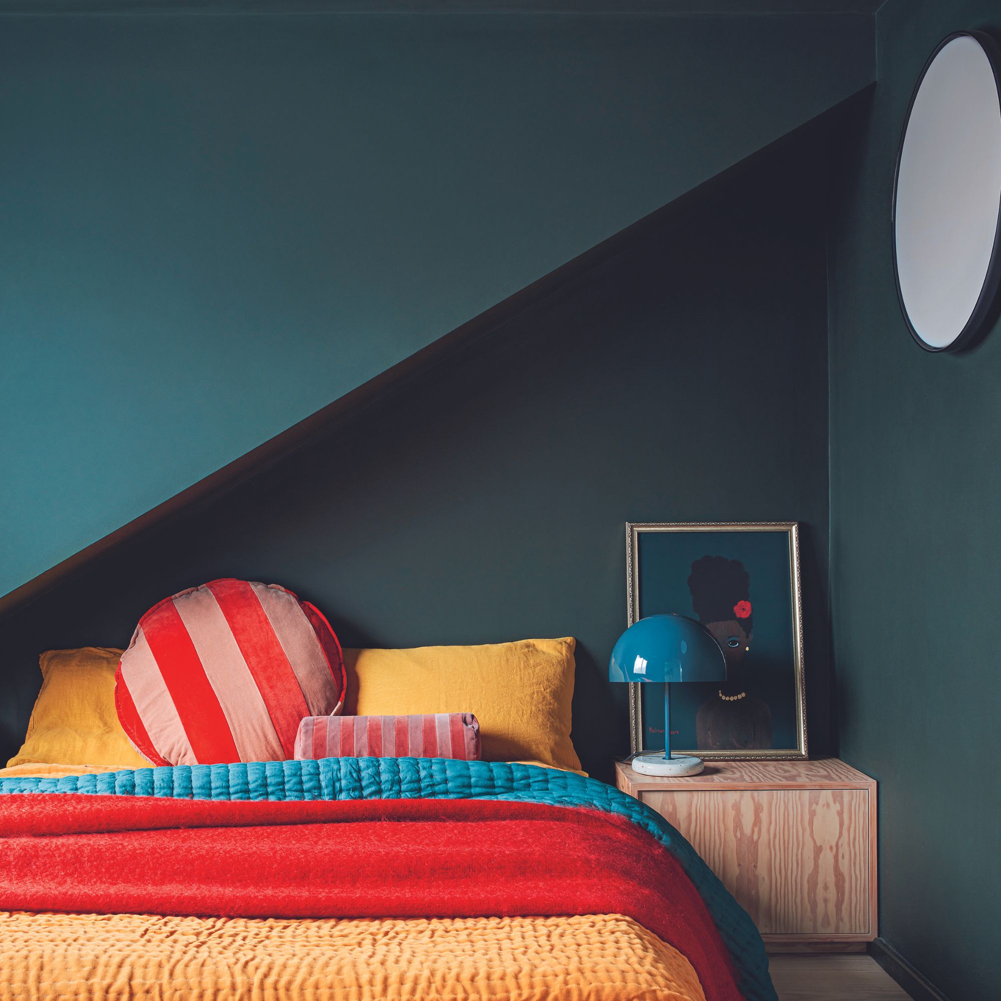Small Guest Bedroom Ideas On A Budget That Will 