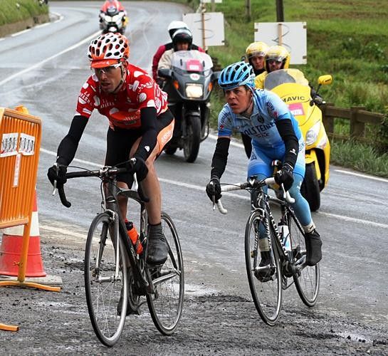 Austrian Bernhard Kohl (Gerolsteiner) and Spain's Egoi Martinez De Esteban (Euskaltel - Euskadi) escape on the fifth stage.
