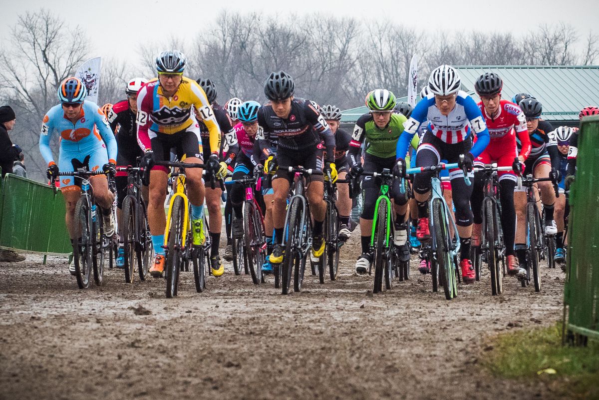 Meredith Miller (Noosa) leads out the field to the hole shot during the start of the women&rsquo;s race