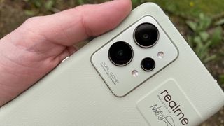 Le bloc caméra du Realme GT 2 Pro