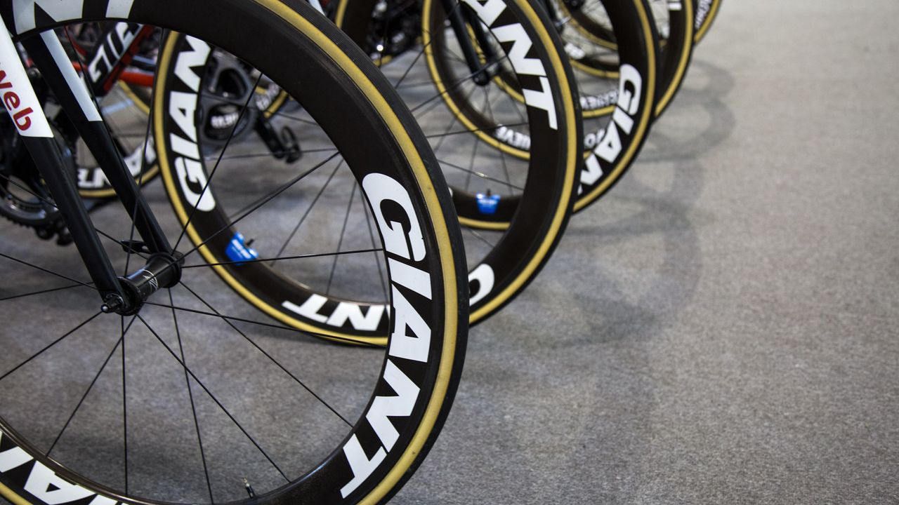 All the riders on the SLR0 Aero tubulars that the women's team were riding last year