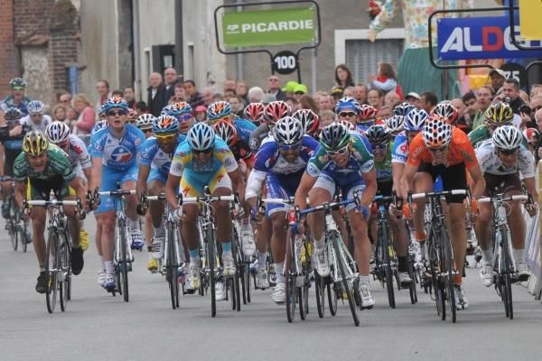 Davis, Napolitano, Casper and Fernandez near the line