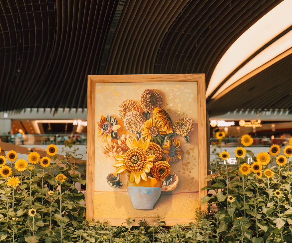 How to make cut sunflowers last longer 3 expert tips Homes & Gardens