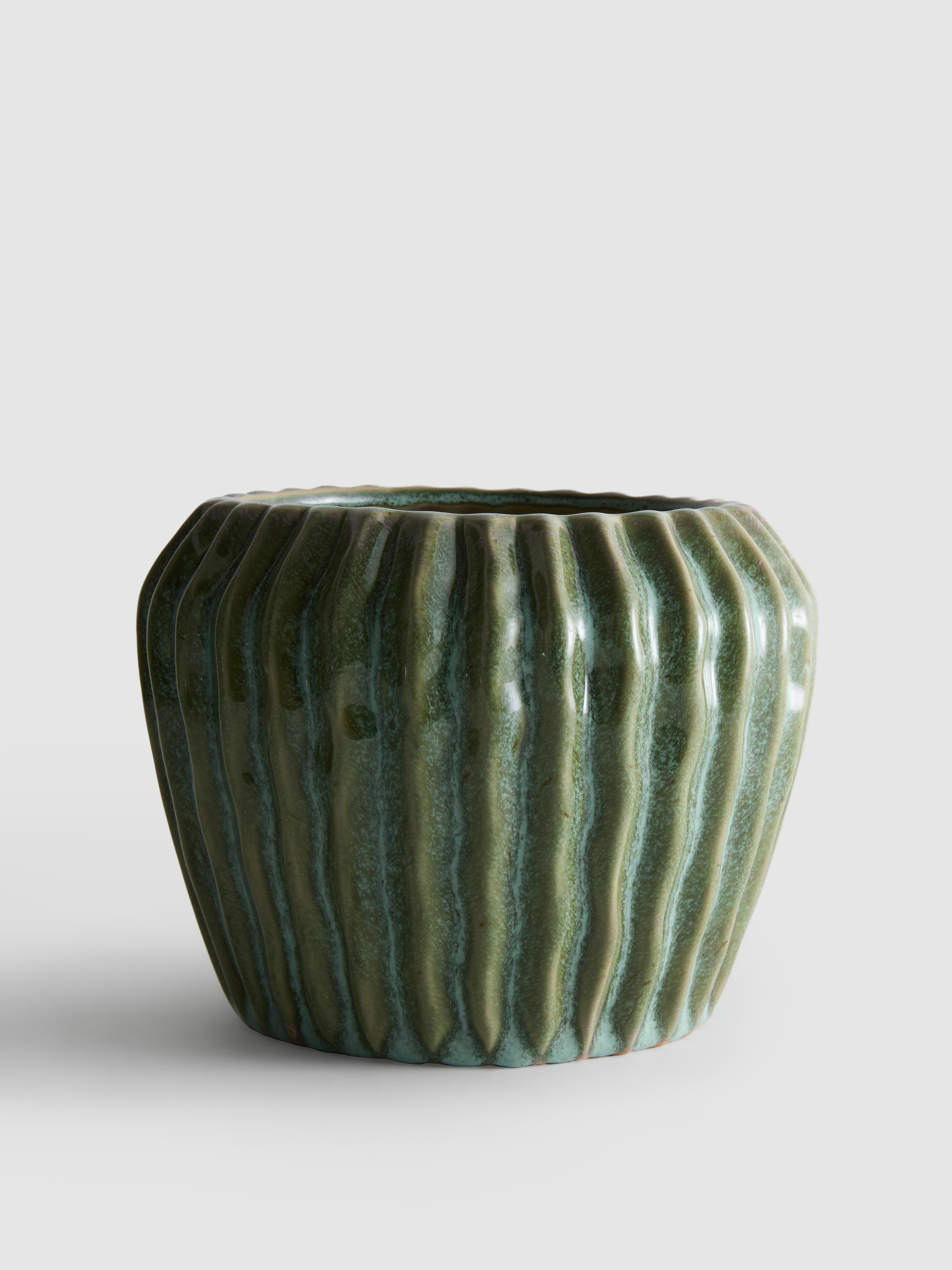 Ridged Plant Pot