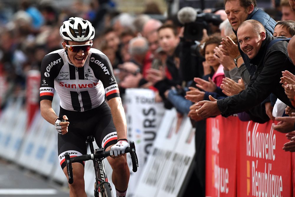Soren Kragh Anderson wins the 2018 Paris-Tours