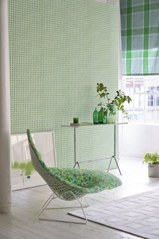 Green print wallpaper