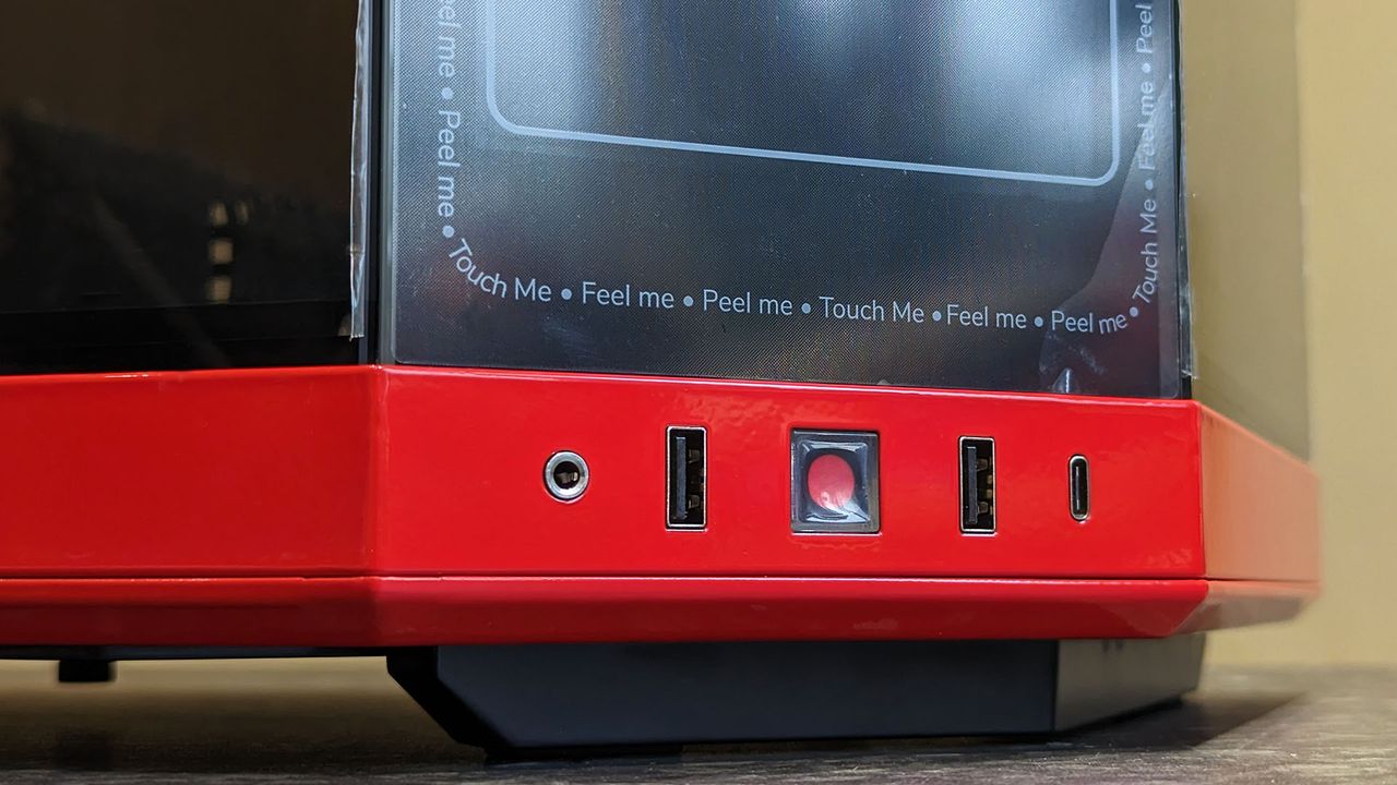 HYTE Y70 Touch case