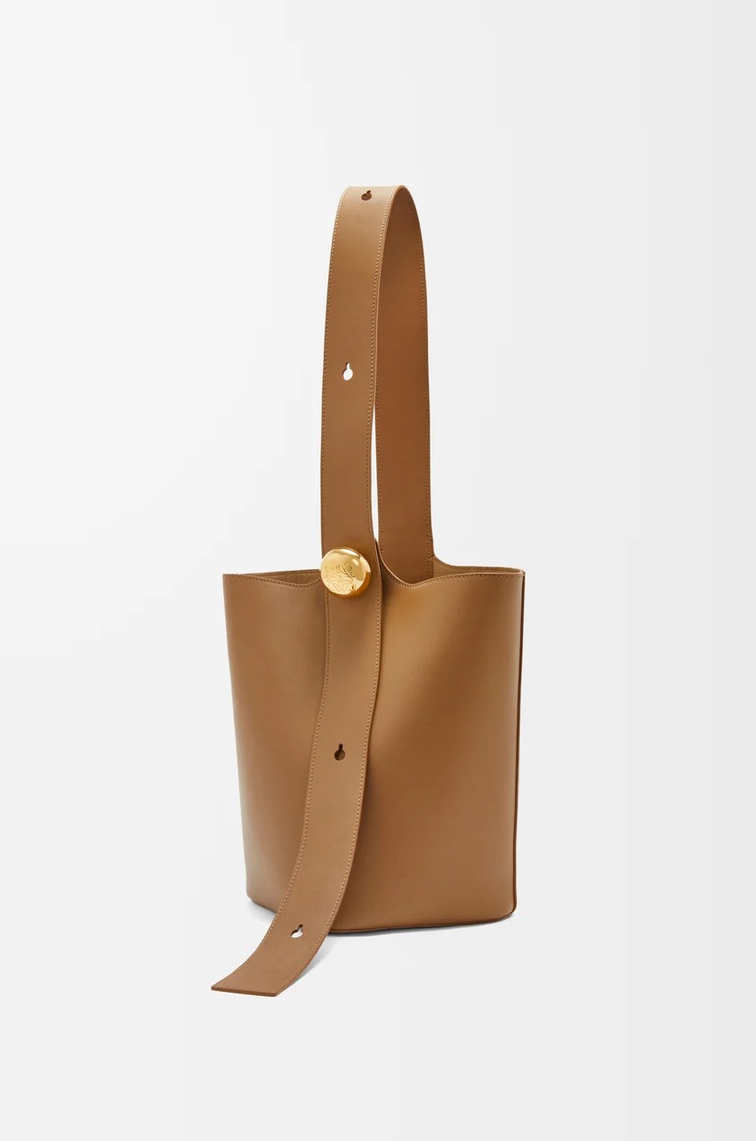 Loewe, Medium Pebble Bucket in Smooth Calfskin